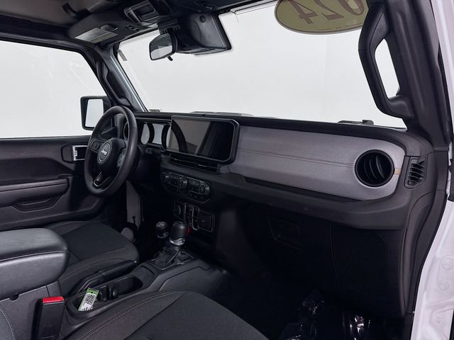 Used 2024 Jeep Wrangler Unlimited w/ Convenience Group image 27