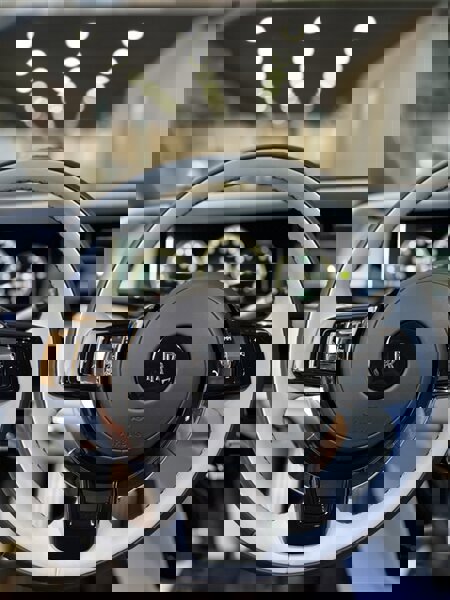 Used 2024 Rolls-Royce Phantom Sedan image 16