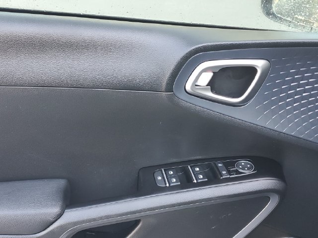 Certified 2023 Kia Soul EX FWD image 19
