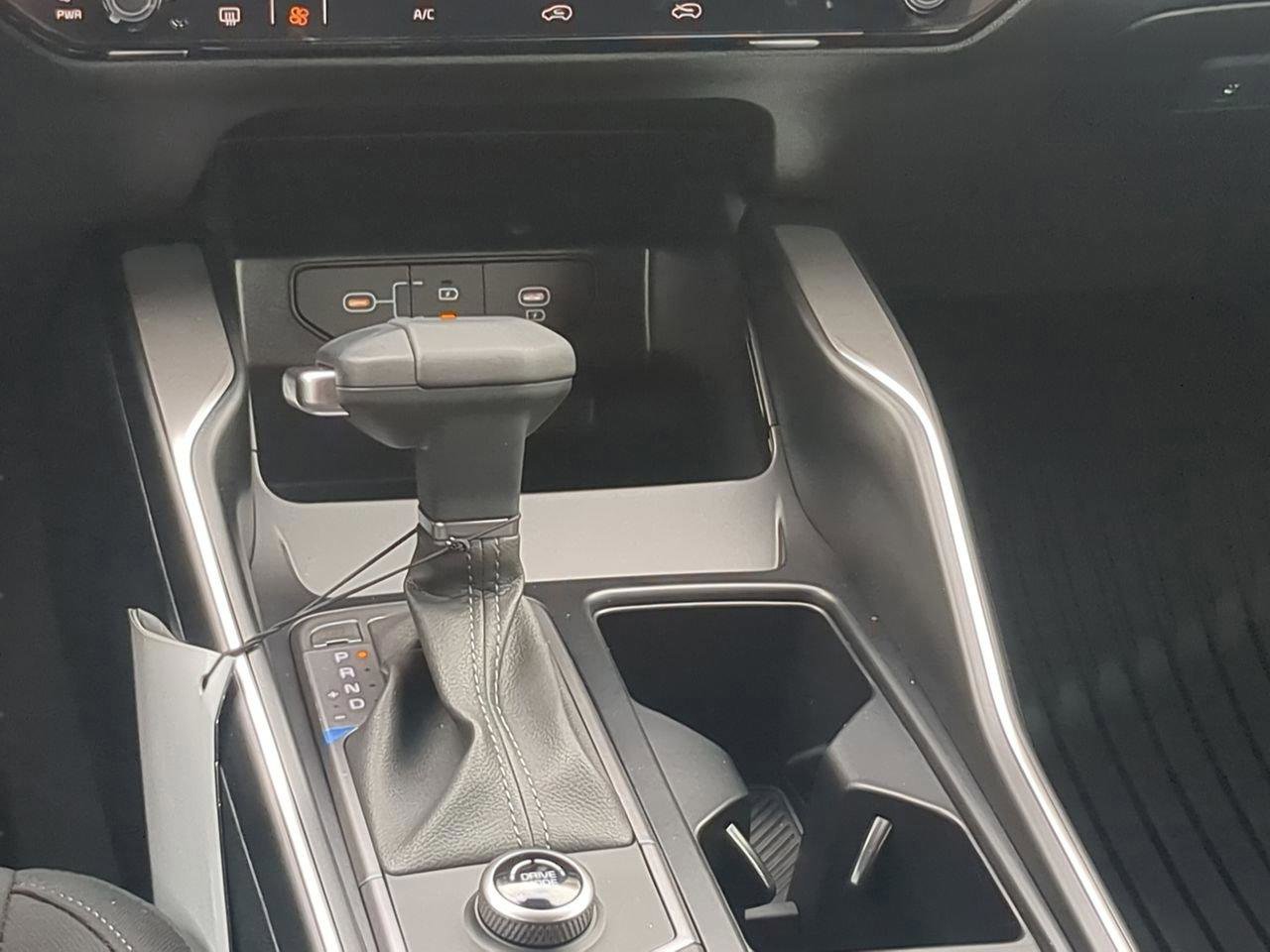New 2026 Kia Sorento LX FWD image 15