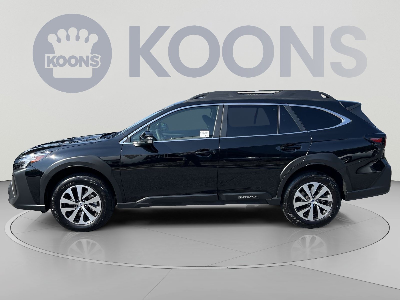 Used 2025 Subaru Outback Premium AWD/4WD image 2