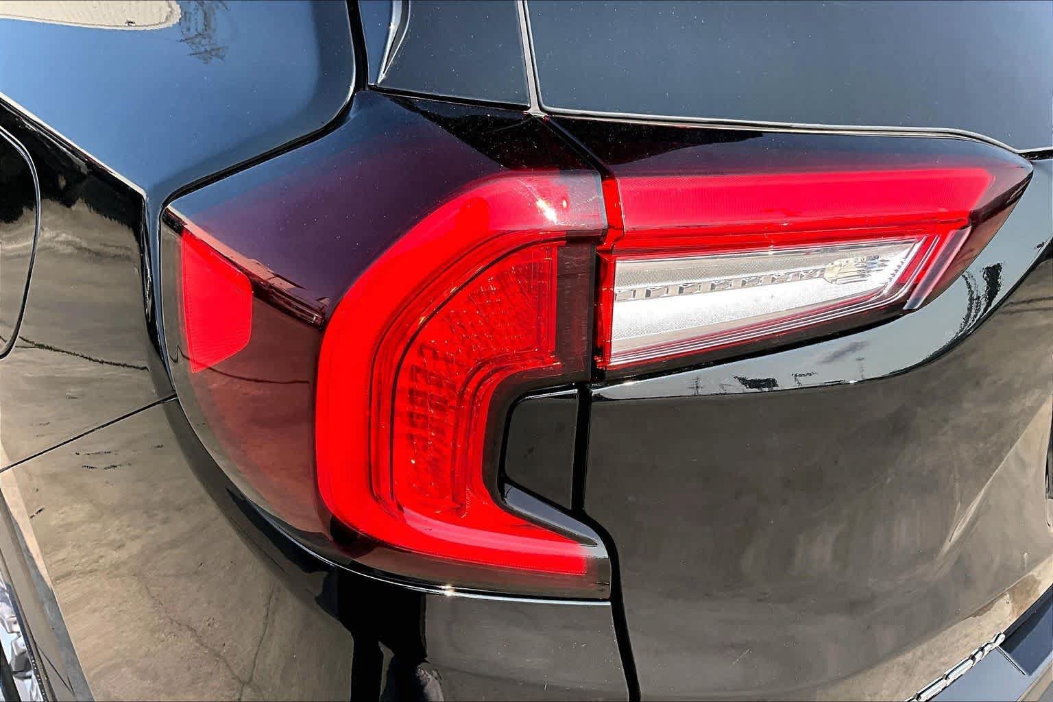 Used 2024 GMC Terrain SLT AWD/4WD image 29