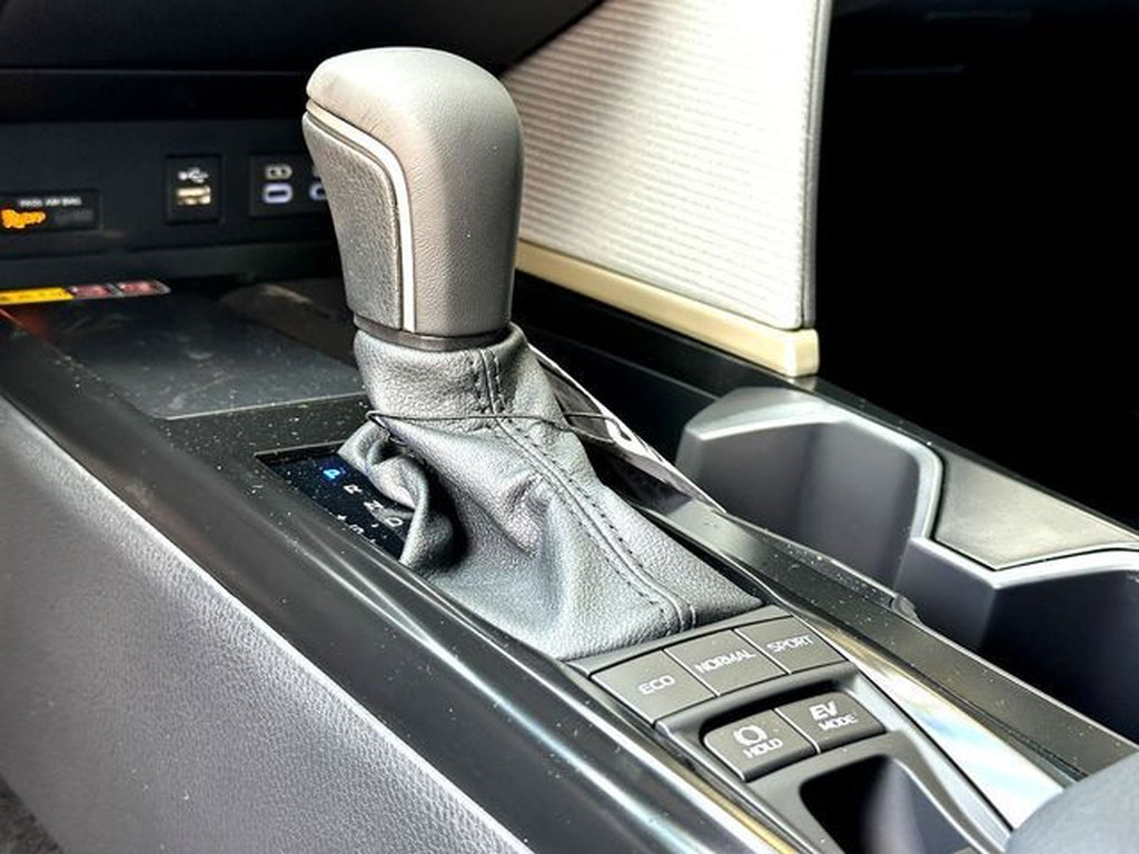 New 2026 Toyota Camry SE w/ Convenience Package FWD image 16