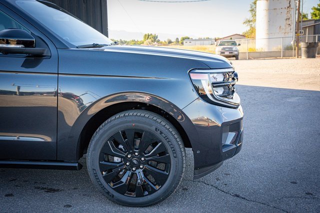 New 2025 Ford Expedition Max Platinum image 5