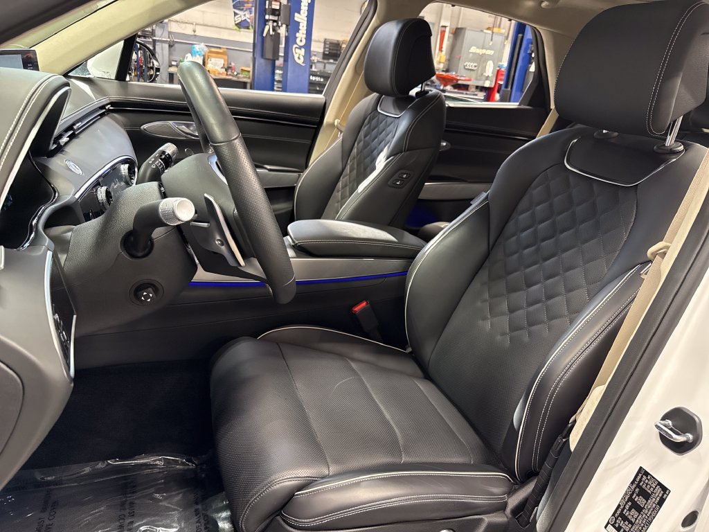 Used 2025 Genesis Electrified GV70 w/ Prestige Package AWD/4WD image 9