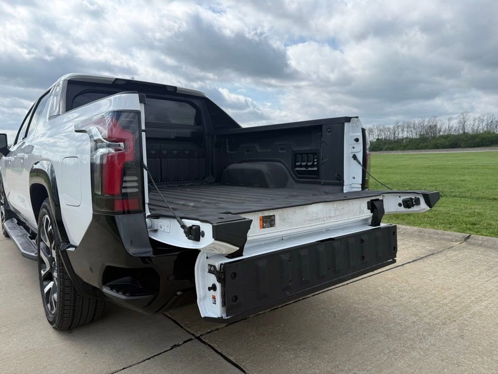 Used 2024 Chevrolet Silverado EV RST image 7