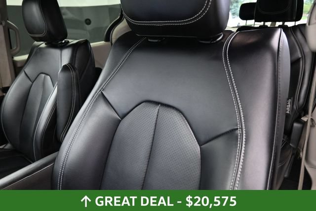 Used 2023 Chrysler Pacifica Touring-L FWD image 20