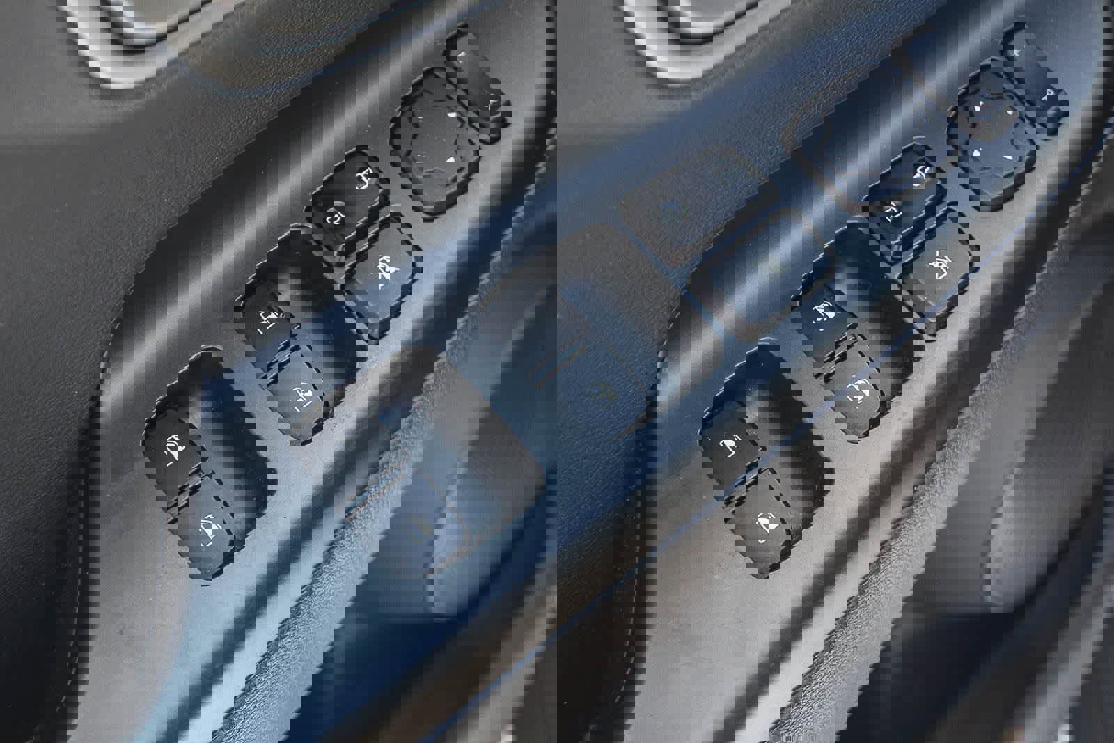 Used 2020 Hyundai Kona Limited image 28