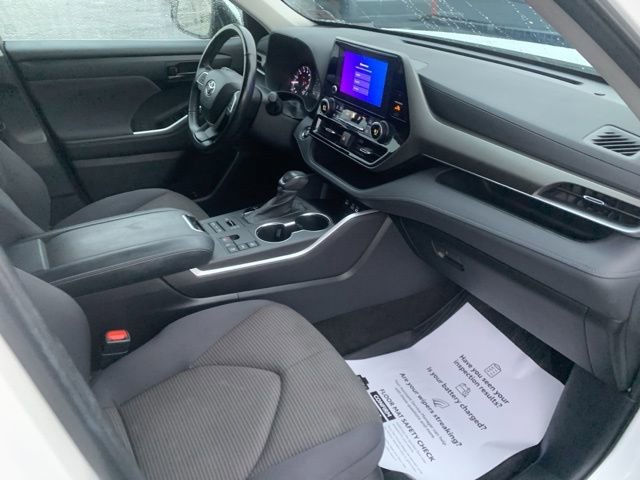 Used 2023 Toyota Highlander LE image 17