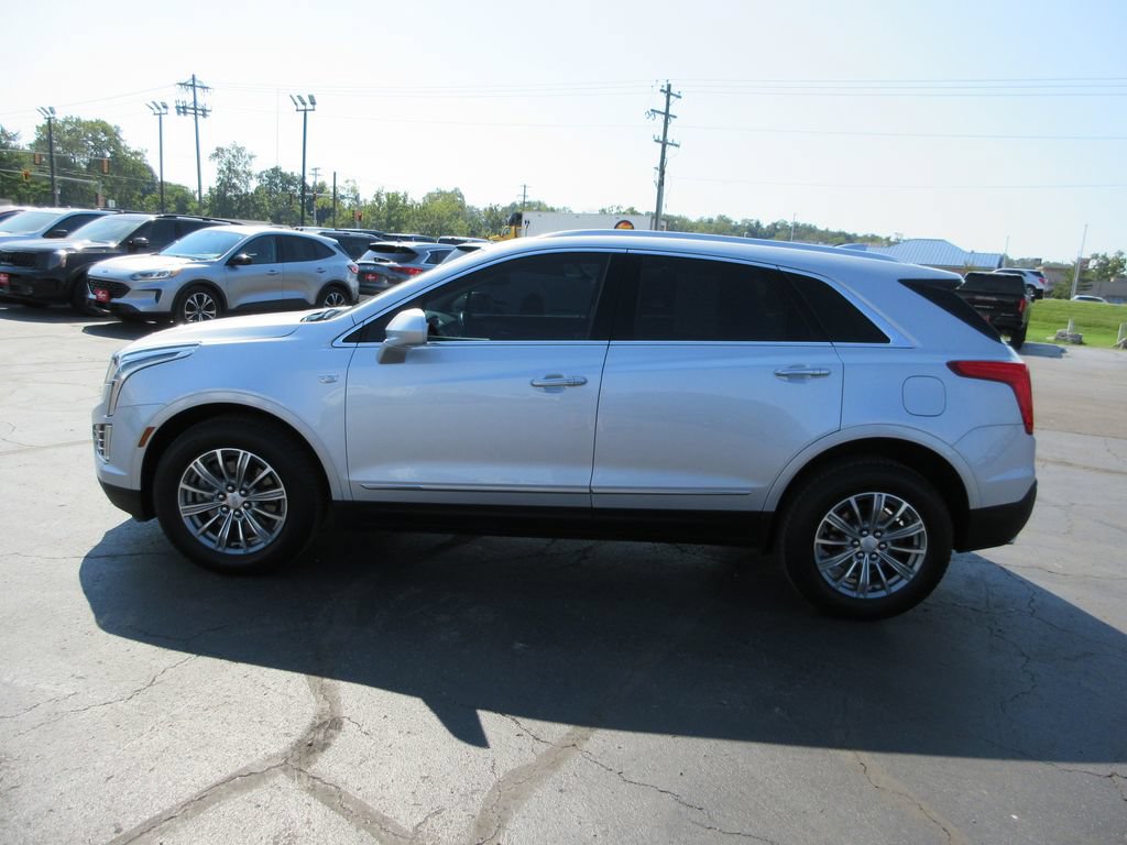 Used 2017 Cadillac XT5 Luxury w/ Driver Awareness Package AWD/4WD image 9