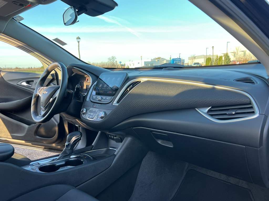Used 2024 Chevrolet Malibu LT image 28