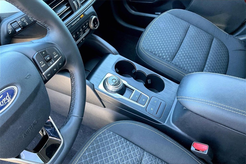 Used 2023 Ford Escape Active image 15