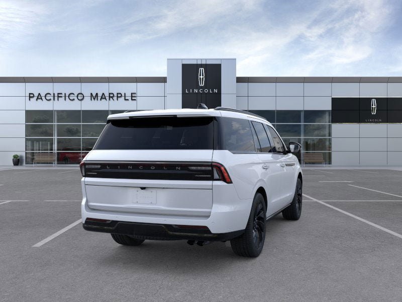 New 2026 Lincoln Navigator Reserve w/ Jet Appearance Package AWD/4WD image 8