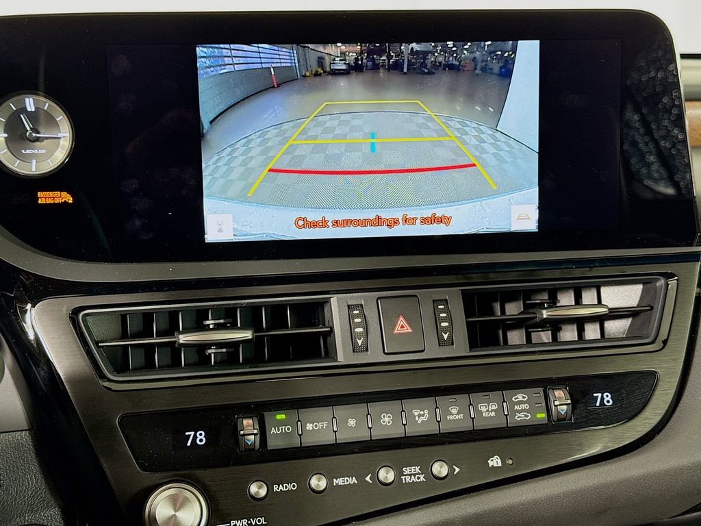 Certified 2025 Lexus ES 300h w/ Premium Package image 14