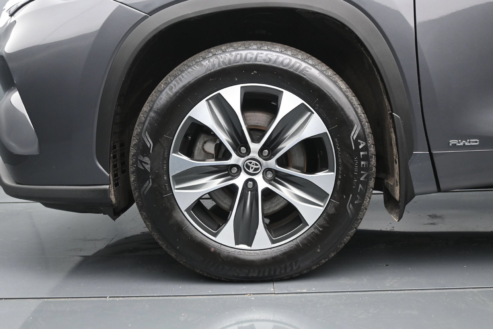 Used 2025 Toyota Highlander XLE AWD/4WD image 26