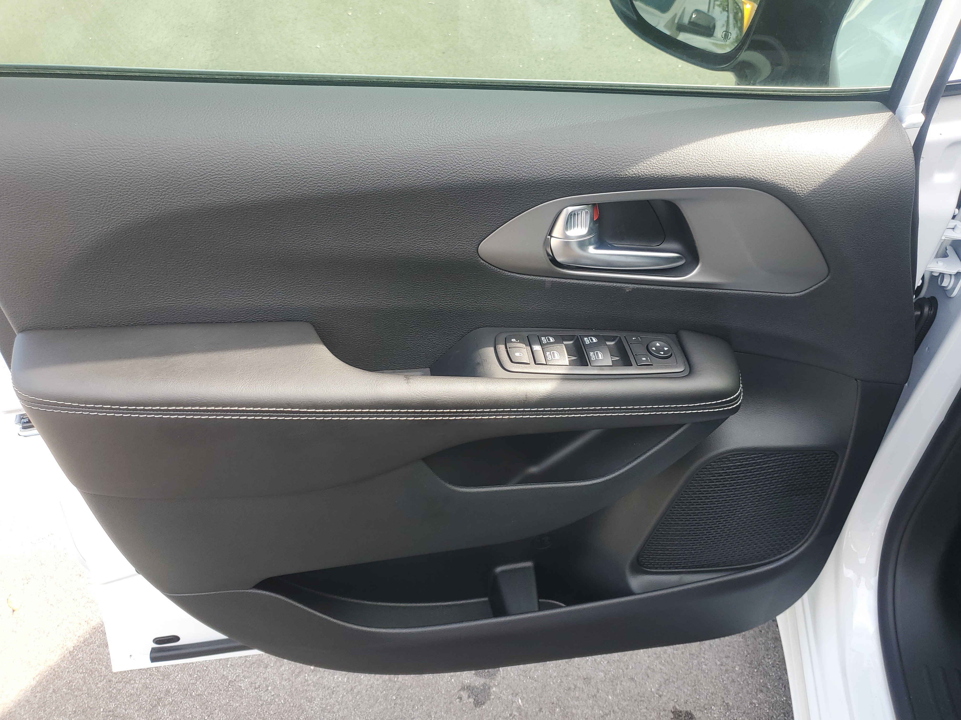 New 2027 Chrysler Pacifica LX FWD image 13