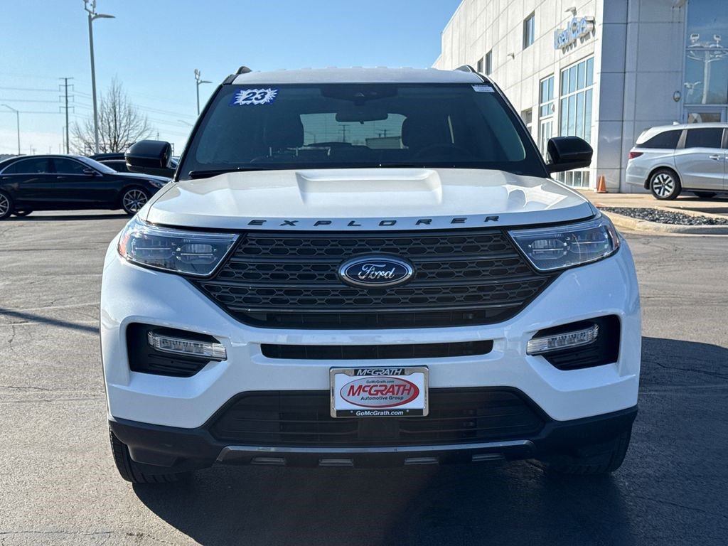 Used 2023 Ford Explorer XLT w/ Equipment Group 202A image 5