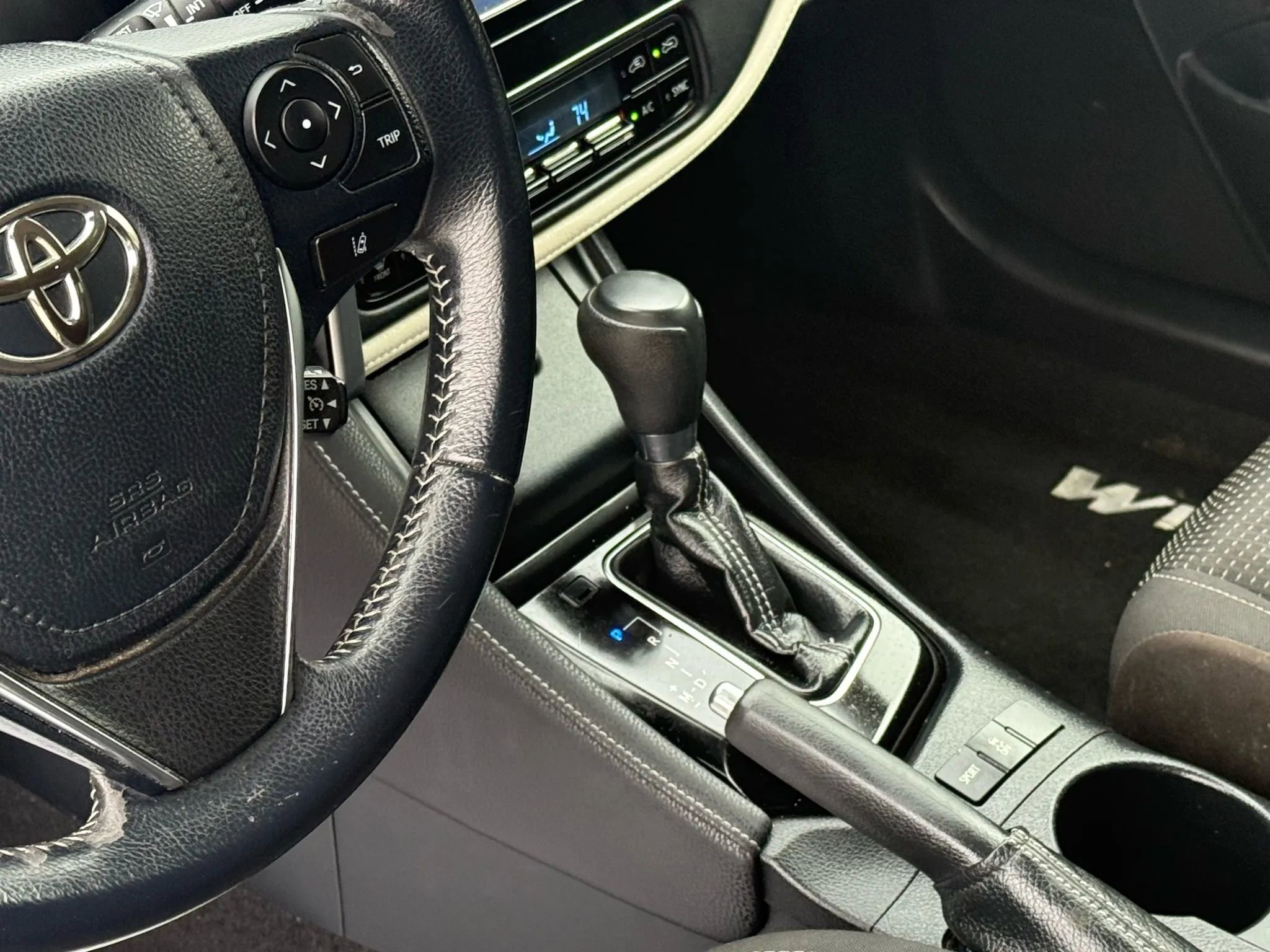 Used 2018 Toyota Corolla iM image 23