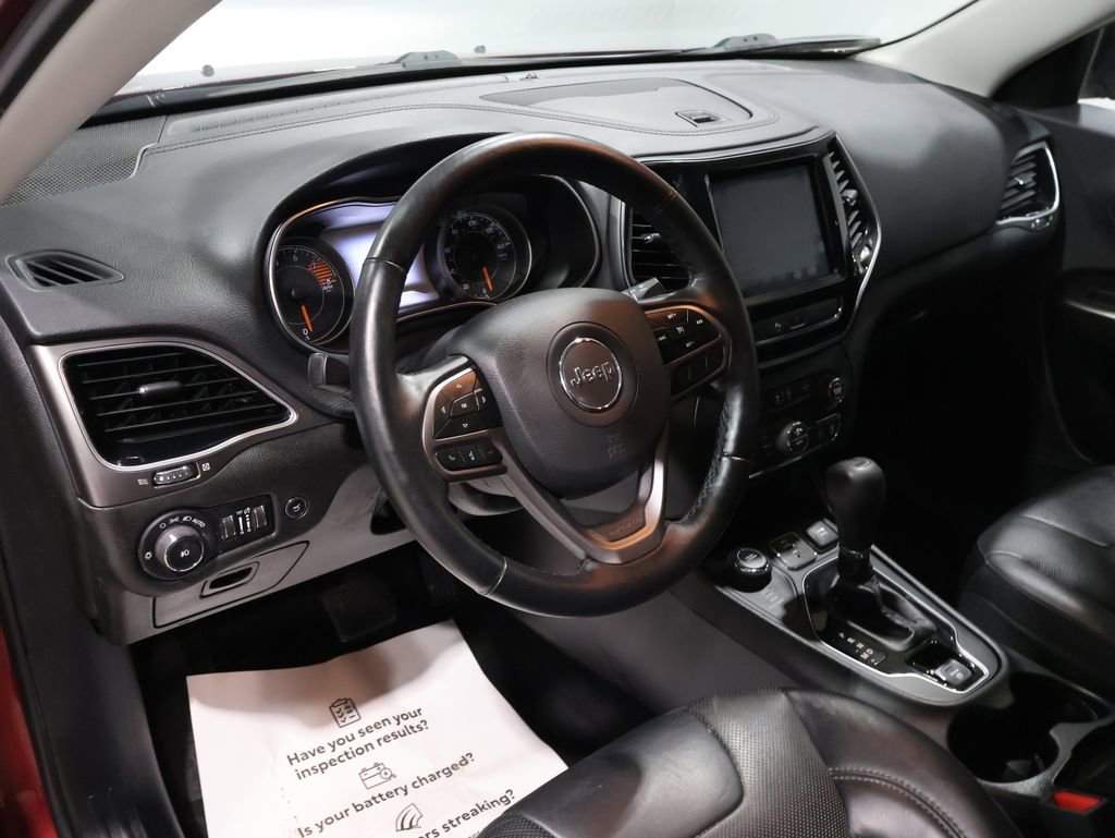 Used 2019 Jeep Cherokee Limited image 16