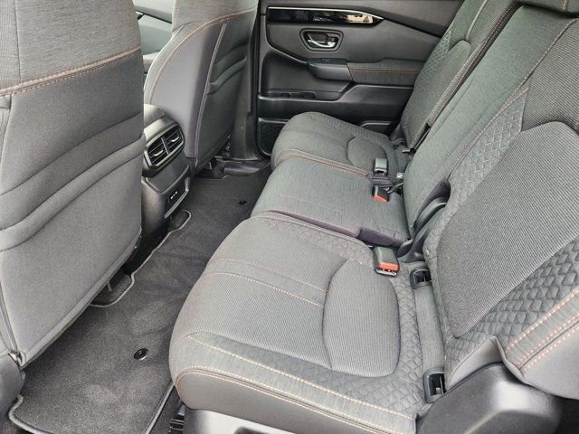 Used 2025 Honda Pilot Sport image 38