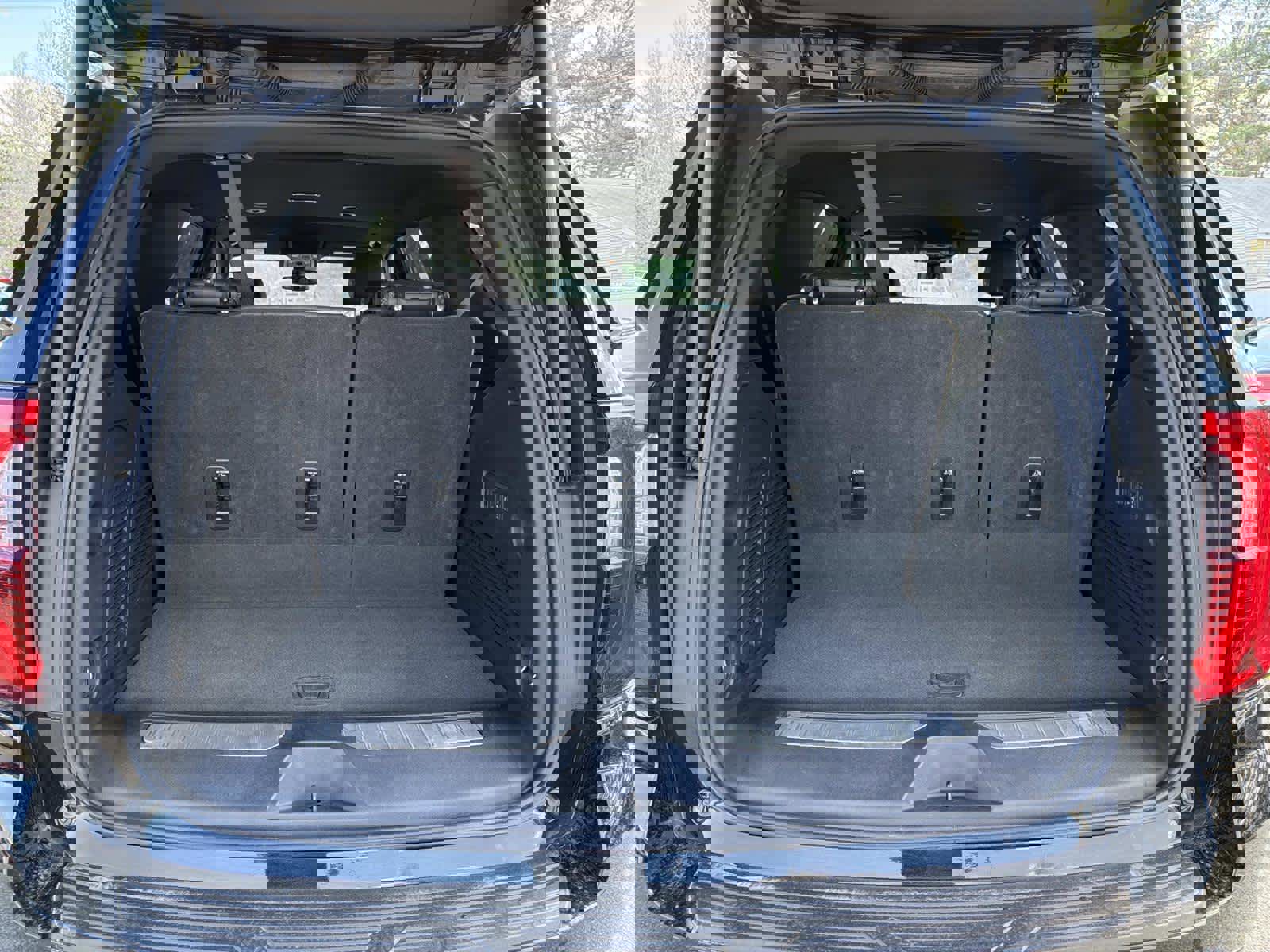 Used 2025 GMC Yukon Denali image 6