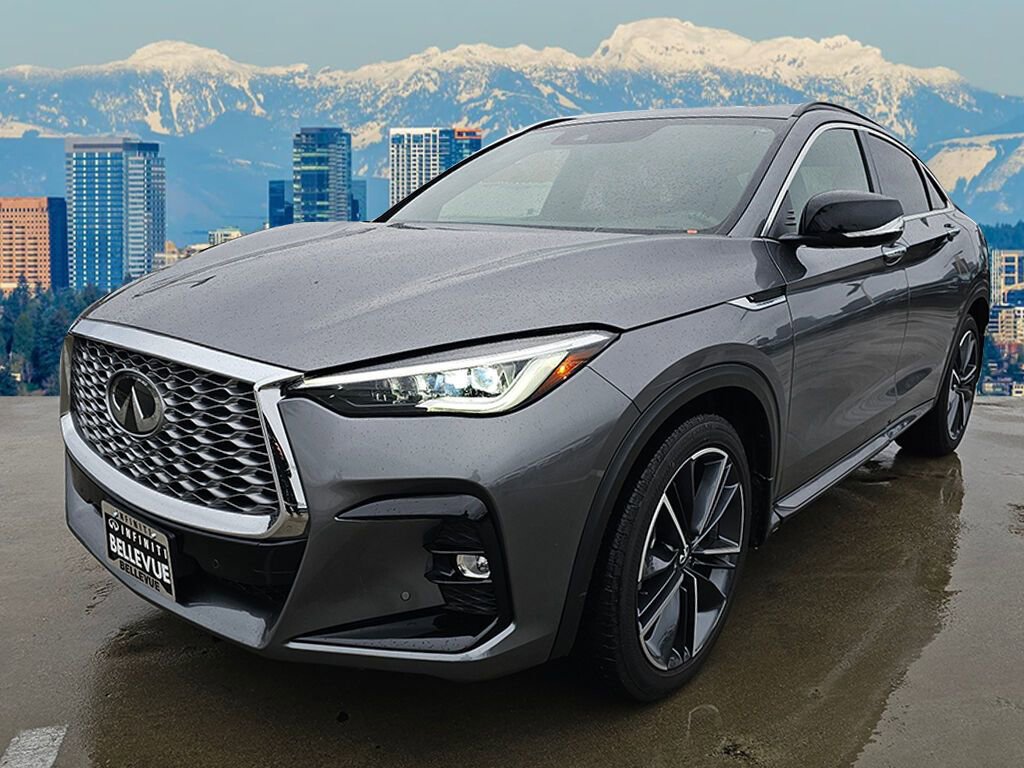 Certified 2023 INFINITI QX55 Essential image 3