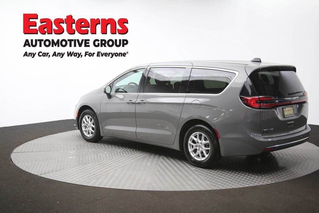 Used 2023 Chrysler Pacifica Touring-L FWD image 64