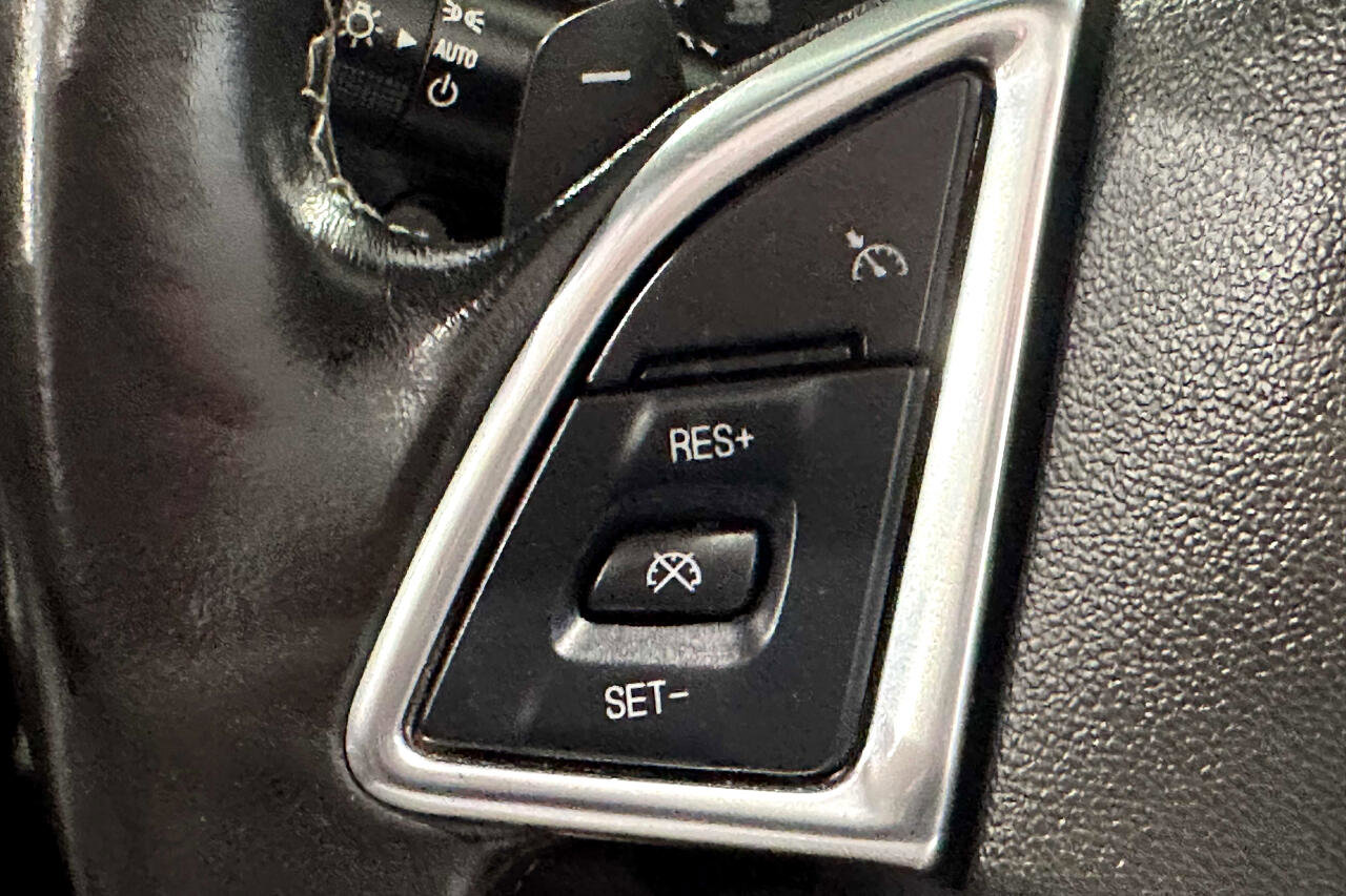 Used 2020 Chevrolet Camaro LT image 15