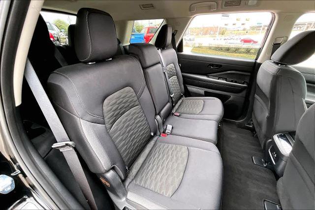 Certified 2025 Nissan Pathfinder SV image 20