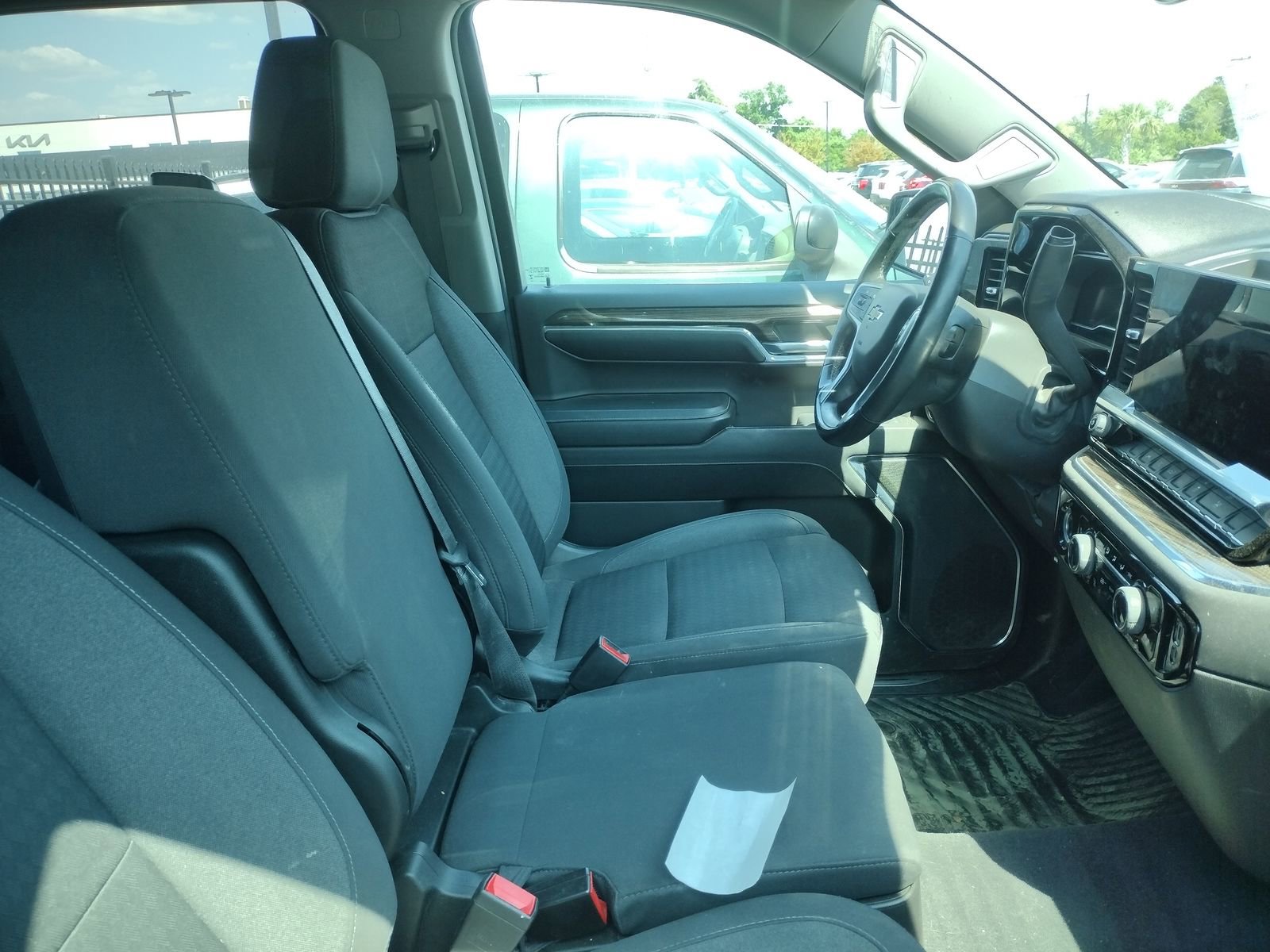 Used 2023 Chevrolet Silverado 1500 LT AWD/4WD image 5