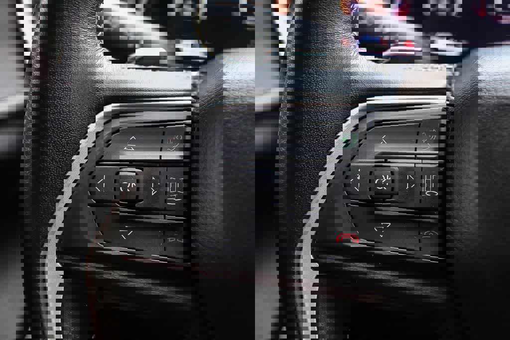 Used 2021 Jeep Grand Cherokee L Limited image 24