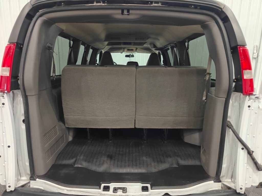Used 2023 GMC Savana 2500 LS w/ Driver Convenience Package RWD image 31