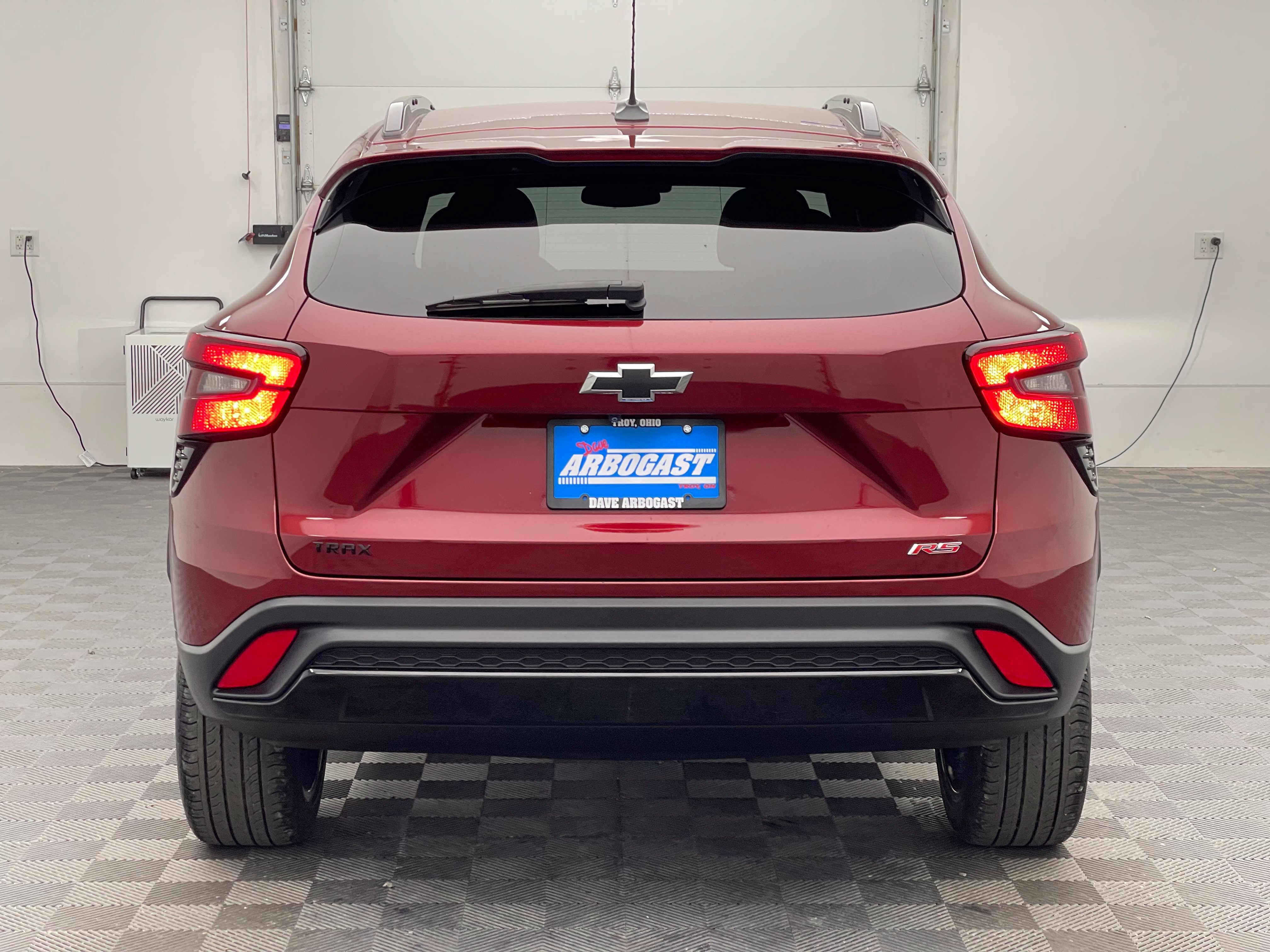 Used 2024 Chevrolet Trax RS w/ Sunroof Package FWD image 9