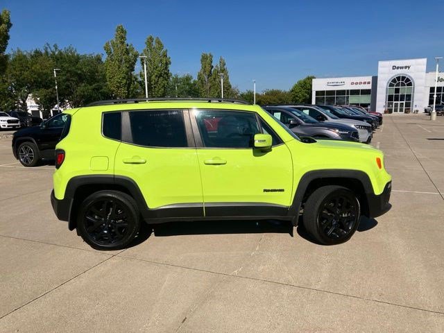 Used 2017 Jeep Renegade Altitude AWD/4WD image 5