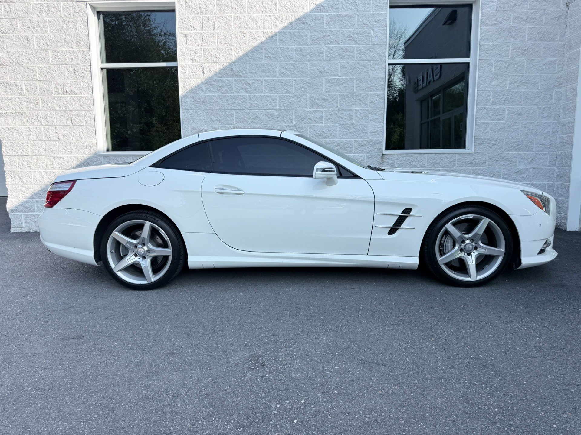 Used 2015 Mercedes-Benz SL 550 image 46