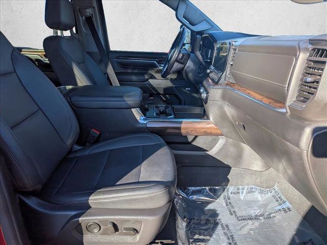 Used 2024 GMC Sierra 3500 SLT w/ SLT Premium Package image 21