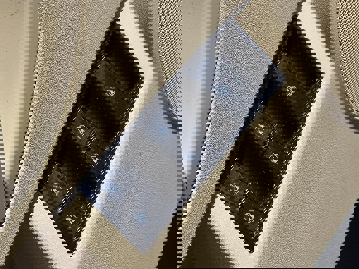 Used 2009 Volkswagen Beetle S image 24