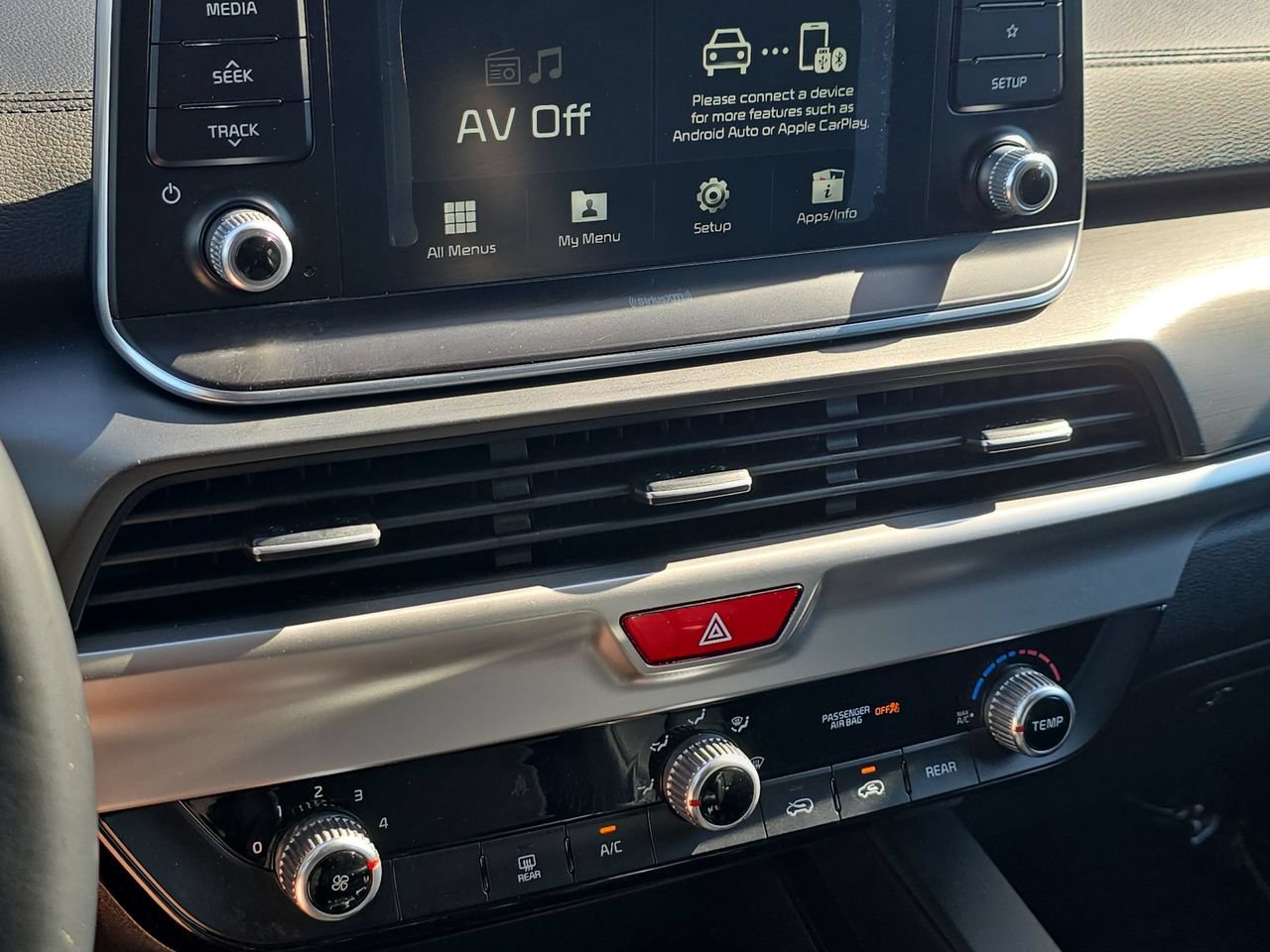 Used 2020 Kia Telluride LX FWD image 15