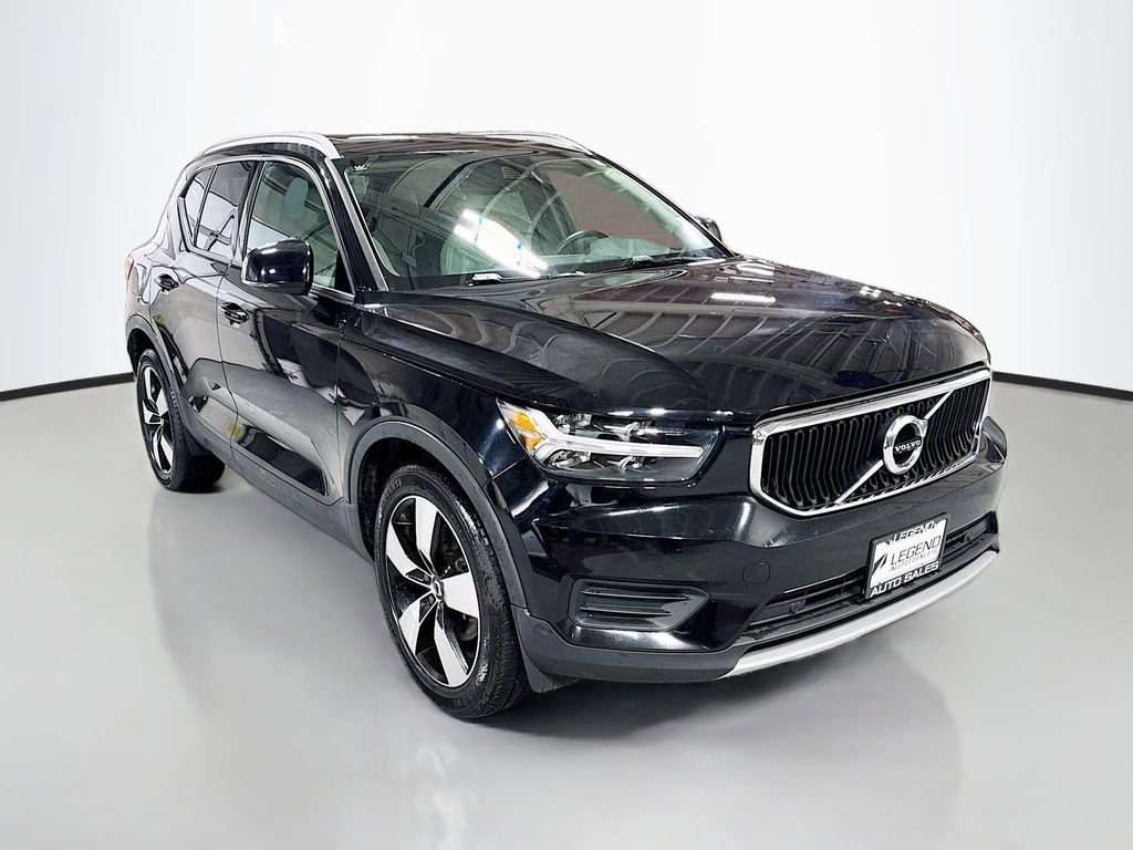 Used 2020 Volvo XC40 T5 Momentum image 3