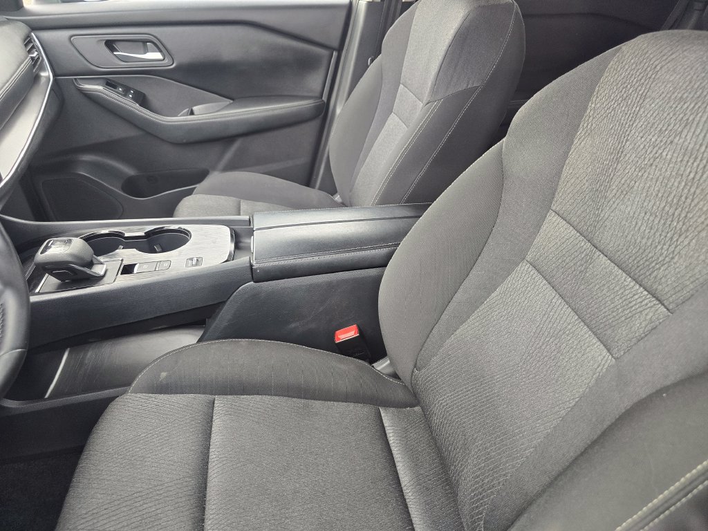 Used 2025 Nissan Rogue SV FWD image 18