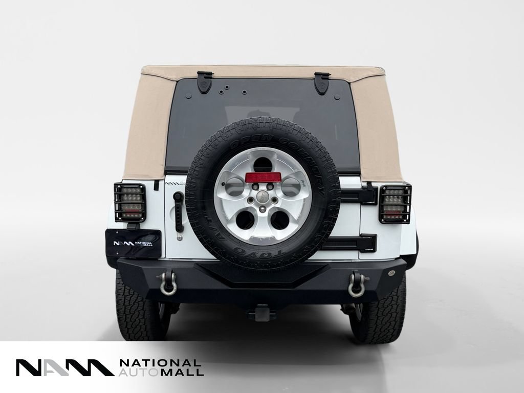 Used 2014 Jeep Wrangler Unlimited Sahara w/ Connectivity Group AWD/4WD image 4