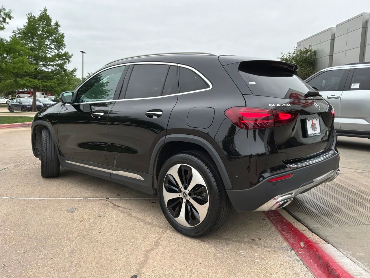 Used 2025 Mercedes-Benz GLA 250 image 8
