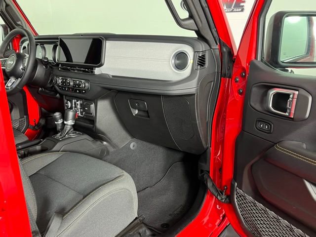Used 2025 Jeep Wrangler Unlimited Sahara image 29