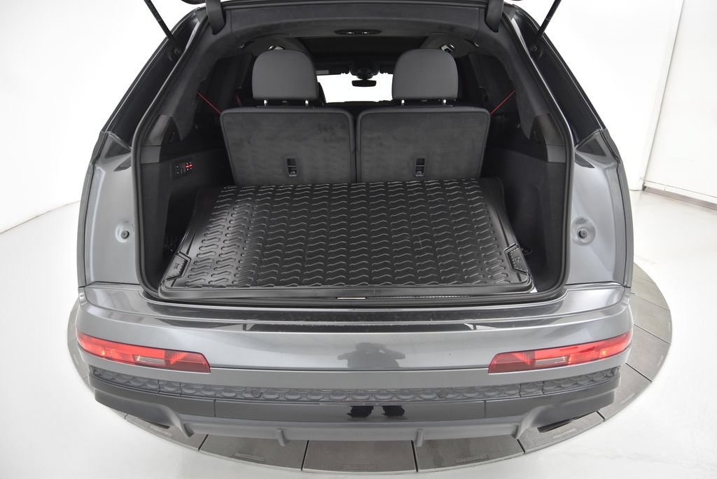 Used 2025 Audi SQ7 Prestige AWD/4WD image 51