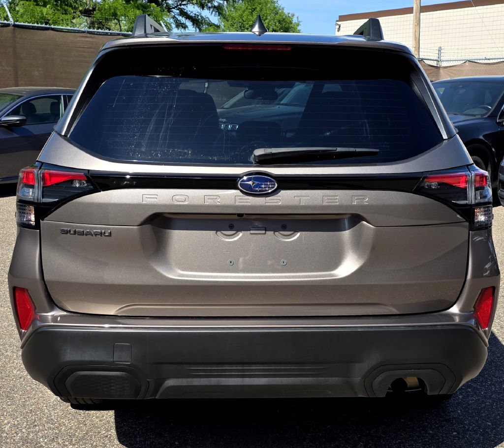 Used 2025 Subaru Forester Premium AWD/4WD image 6