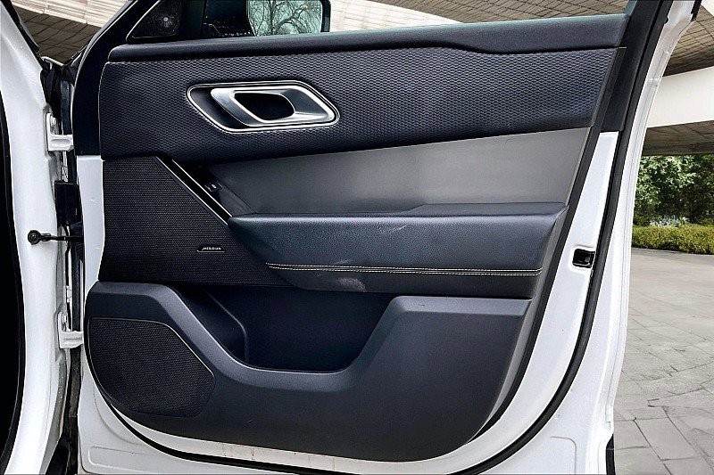 Used 2020 Land Rover Range Rover Velar S image 18