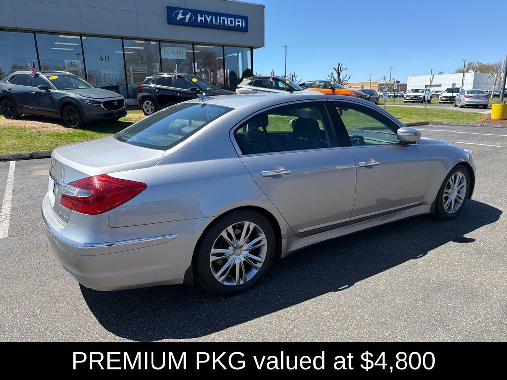Used 2012 Hyundai Genesis 3.8 w/ Premium Pkg RWD image 3