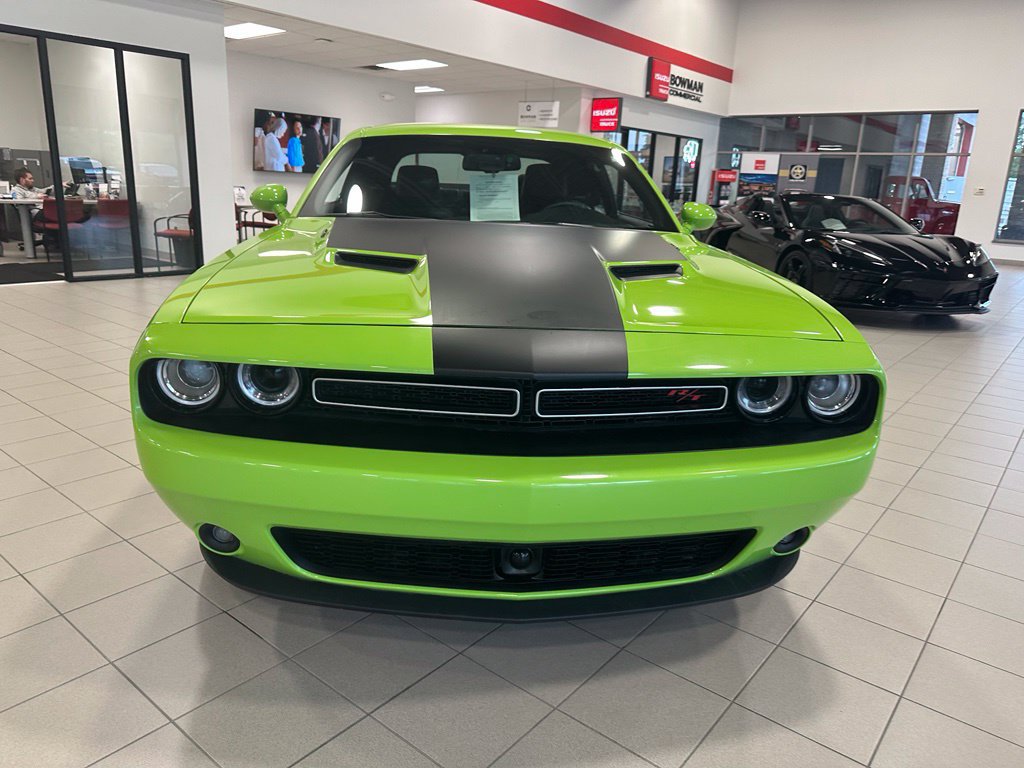 Used 2015 Dodge Challenger R/T Plus RWD image 3