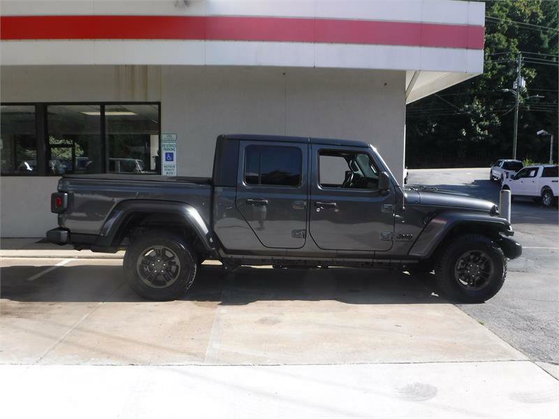 Used 2021 Jeep Gladiator Sport image 2