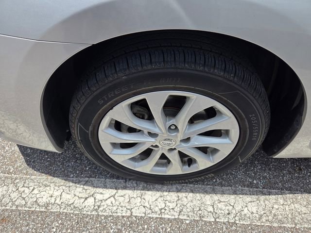 Used 2019 Nissan Sentra SV FWD image 4